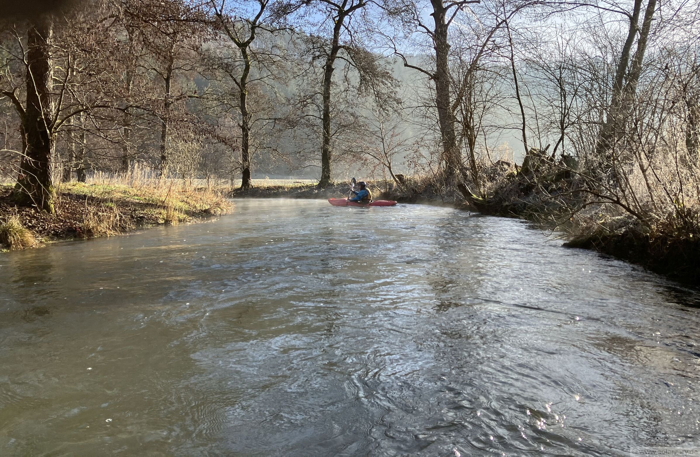 Die Sonne tut gut auf dem kalten Bach!